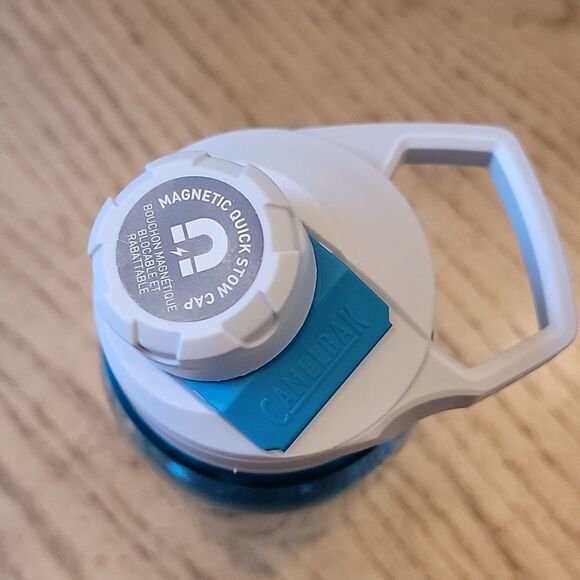 Blue Camelbak water bottle 1000ml - Picture 3 of 6